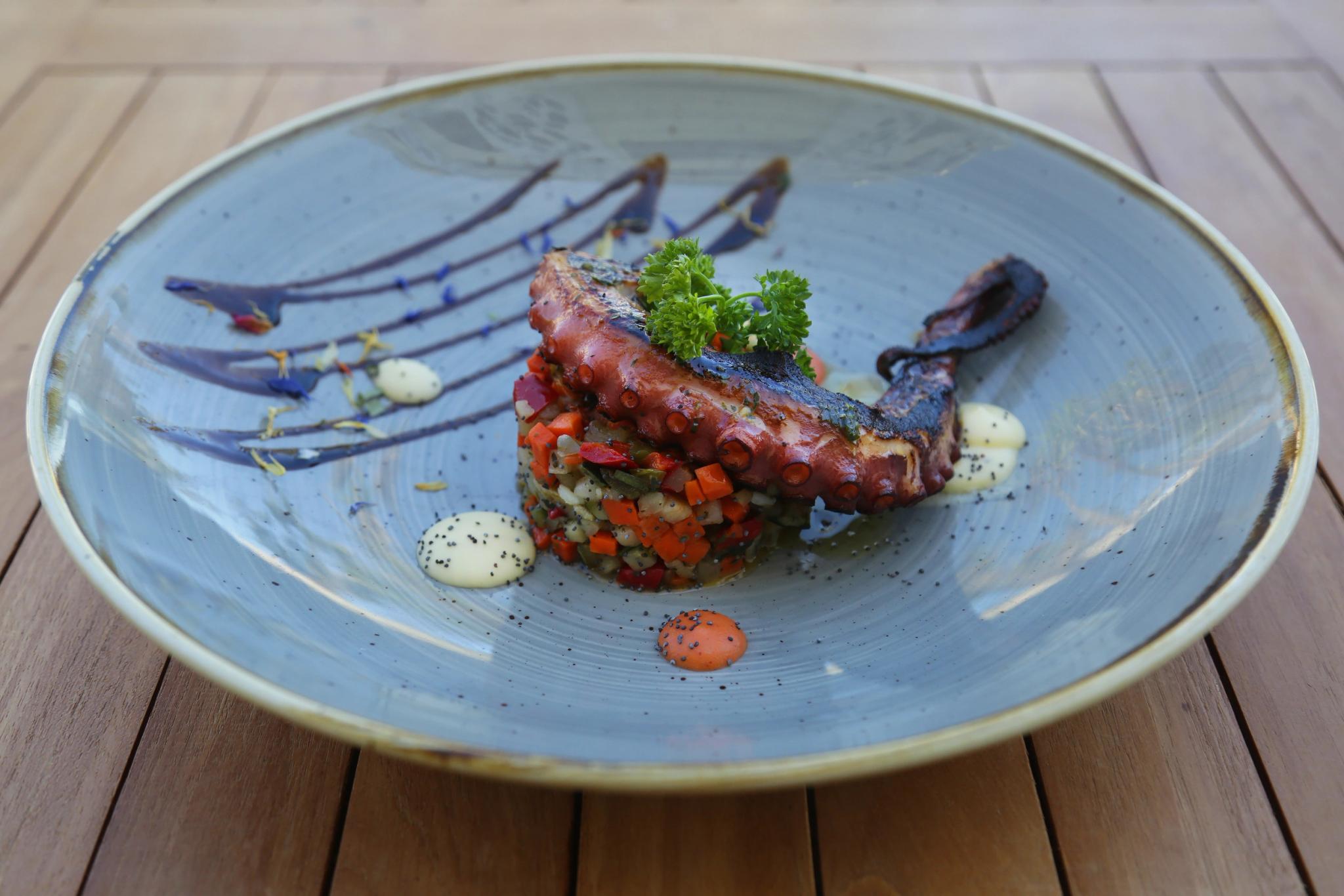 Légumes méditerranéeens au restaurant de l'hôtel 4étoiles San Lucianu 