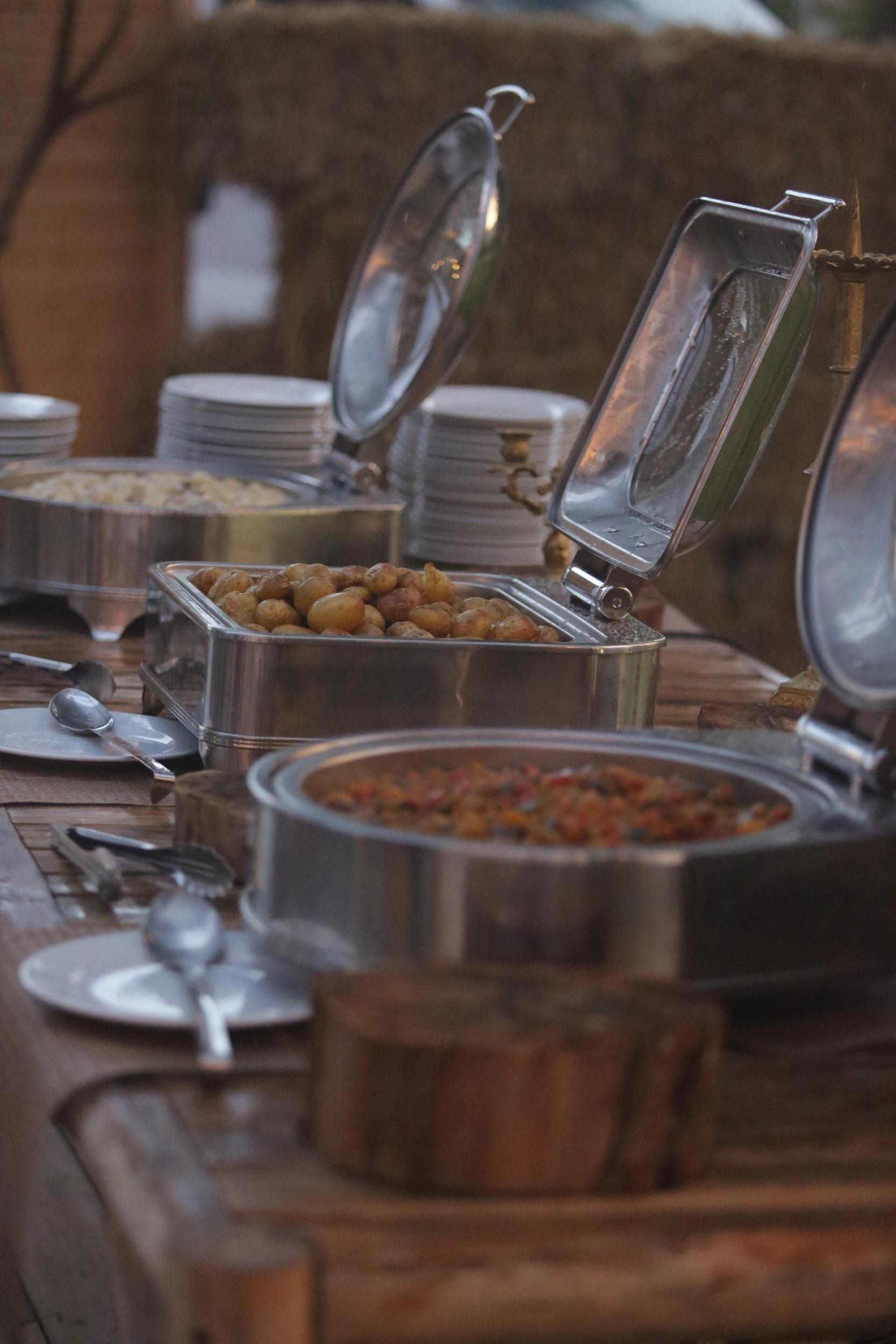 Buffet traiteur composé de cuisine corse à l'hôtel 4 étoiles San Lucianu à Moriani plage 