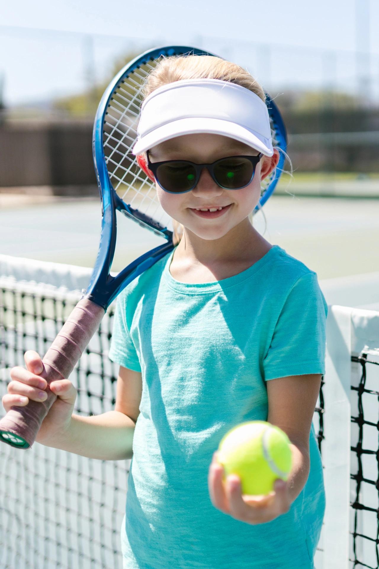 Jeux de plein air et tennis pour enfants à l'hôtel 4 étoiles San Lucianu en Haute-Corse