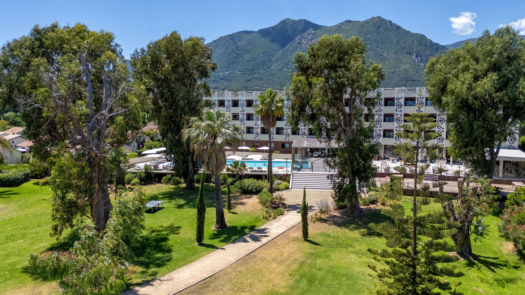 Vue sur l'hôtel San Lucianu 4 étoiles à Moriani plage